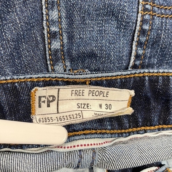 Free People Straight‎ Leg Jeans Size 30 Dark Wash - Picture 3 of 5